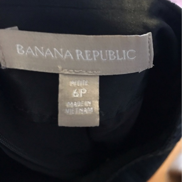 Banana Republic perforated black faux leather skirt.  Size 6P. - Picture 5 of 6